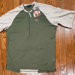 Pearl Izumi Men's Olive and Beige Short Sleeve Tee